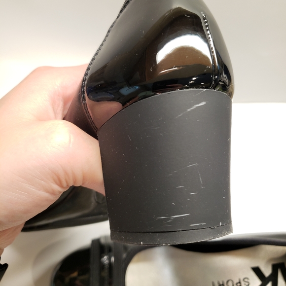Size 7M, Black 2 inch Heels - Picture 11 of 11